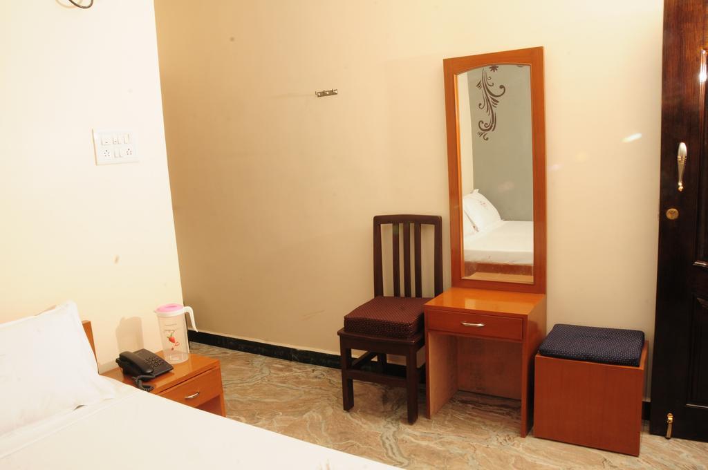 Hotel Rathnavel Towers Chennai Camera foto